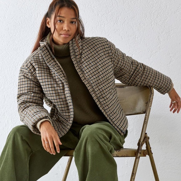 π₯π₯RVCA - EEZEH PUFFER JACKπ₯π₯ - Picture 2 of 12